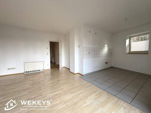 Wohnzimmer & offene Küche - 