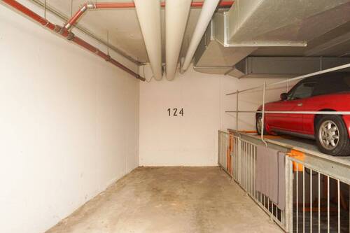 Tiefgaragenstellplatz - 