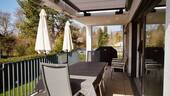 Terrasse mit Sonnenschutz.JPG - 