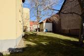 Gepflegter Garten ums Haus - 