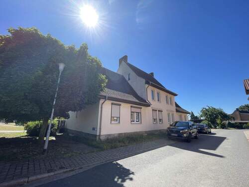 Vorderansicht - 9 Zimmer Mehrfamilienhaus, Wohnhaus zum Kaufen in Oschersleben