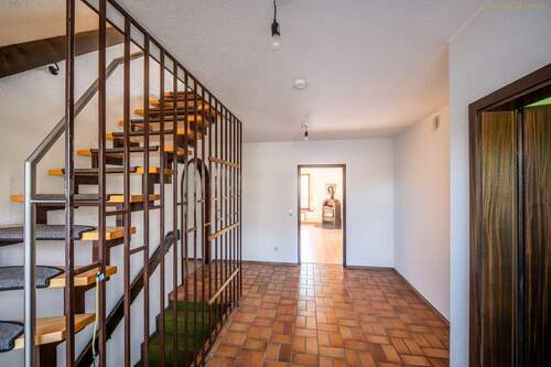 Flur - aktuell - 6 Zimmer Einfamilienhaus zum Kaufen in Mengen