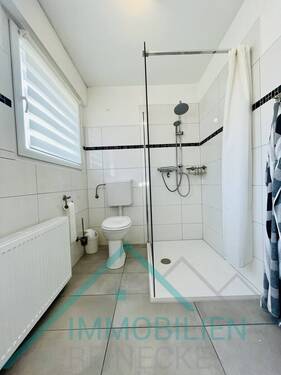 Tageslicht-Bad OG Ansicht 1 - 