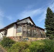 EFH plus ELW mit großem Grundstück in Burgwald!