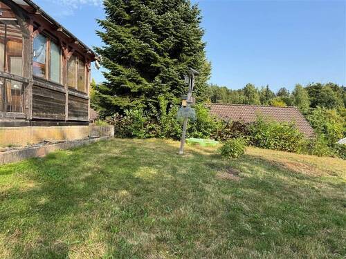 Garten vor dem Haus - 5 Zimmer Einfamilienhaus in Burgwald