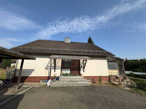 Eingang - Einfamilienhaus mit 146,50 m&sup2; in Burgwald zum Kaufen