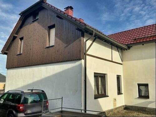 Hofseite - 5 Zimmer Einfamilienhaus in Schönbrunn