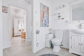 Bad mit Dusche - 
