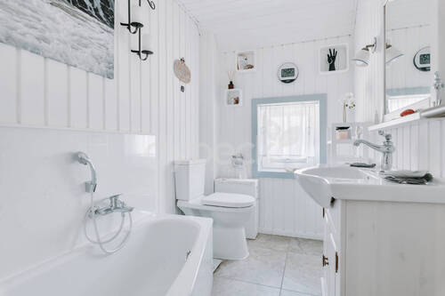 Bad mit Wanne - 