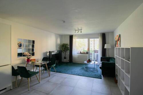 Wohnzimmer - 3 Zimmer Etagenwohnung zum Kaufen in Köln