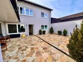 Terrasse und Eingang W2 - 