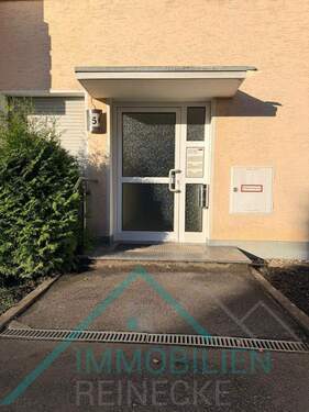 Hauseingang - 3 Zimmer Etagenwohnung zum Kaufen in Hagen