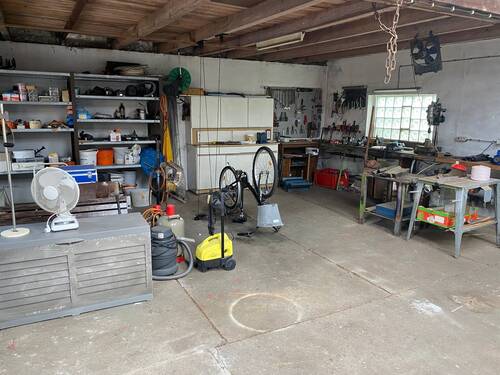 Garage - 