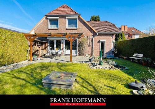 V9893 Titelbild - Attraktives Einfamilienhaus mit großzügigem Grundstück in Alveslohe