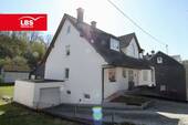 Vorderansicht - Zwei Wohneinheiten - ein Zuhause: Flexibles Zweifamilienhaus in Siegen-Trupbach