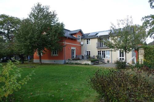 Haus und Grundstück - 7 Zimmer Einfamilienhaus in Radebeul