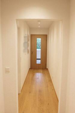 Flur (1).JPG - 5 Zimmer Etagenwohnung in Wald-Michelbach