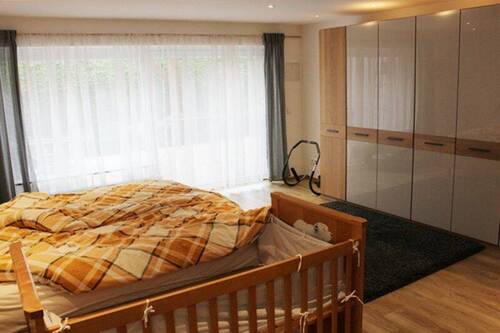 Schlafzimmer (1).JPG - Etagenwohnung mit 200,00 m² in Wald-Michelbach zur Miete