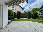 Terrasse mit Garten (neuer Rasen) - 2 Zimmer Etagenwohnung in Dietzenbach / Dietzenbach-Steinberg