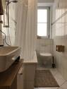 Badezimmer mit Badewanne - 2 Zimmer Etagenwohnung zur Miete in Nürnberg