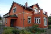 Hausansicht - Modernes Einfamilienhaus mit großem Garten und Garage in bester Lage oberhalb von Radebeul-Mitte