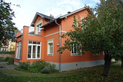 Hausansicht - 7 Zimmer Einfamilienhaus zur Miete in Radebeul