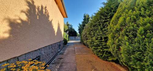 Zufahrt - Einfamilienhaus mit 100,00 m² in Finsterwalde zum Kaufen
