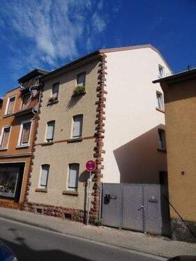 Strassenansicht - In zentraler Lage, 2- Zimmerwohnung ohne Balkon
