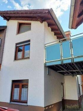 Nebengebäude: Waschküche, Heizung, Gästezimmer - 