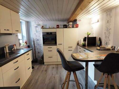 Neue Einbauküche in der Hauptwohnung - Mehrfamilienhaus, Wohnhaus zum Kaufen in Tann