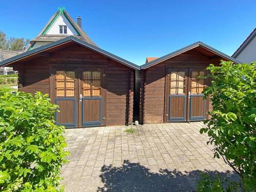 Zwei Gartenhäuser - 