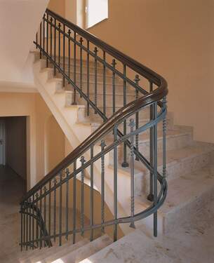 Talstr42_Treppe2.0.jpg - 3 Zimmer Etagenwohnung zum Kaufen in Gera