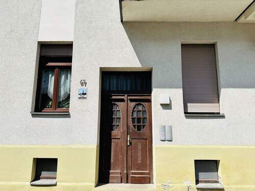 Hauseingang - 2 Zimmer Etagenwohnung zur Miete in Zwickau