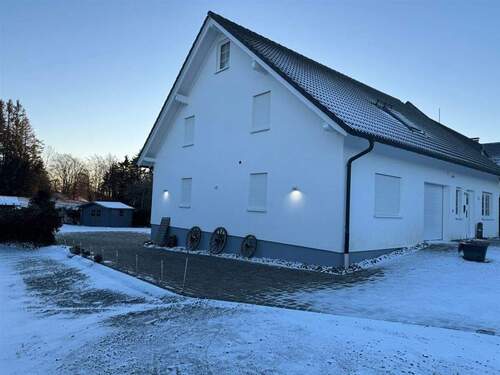 Hof-Zufahrt - 7 Zimmer Einfamilienhaus zum Kaufen in Winterberg