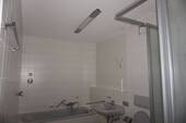 Badmit Wanne und Dusche - 