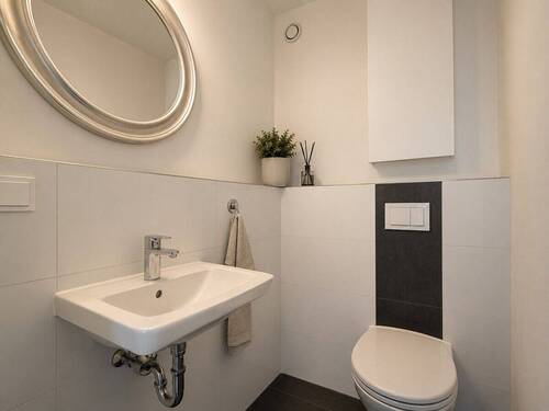 Gäste-WC - 4 Zimmer Reihenendhaus in Hannover / Misburg-Nord