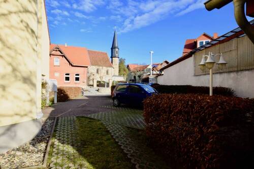 Blick zur Kirche - 