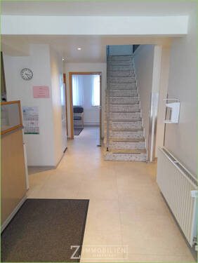 Flur - Mehrfamilienhaus, Wohnhaus mit 182,00 m&sup2; in Tönning zum Kaufen