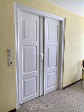 Doppeltür aus alten Zeiten - 