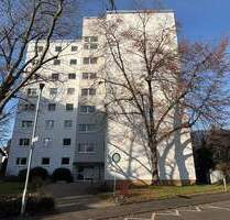 Wohnkomfort mit Loggia und Weitblick: 2-Zimmer-Eigentumswohnung mit Potenzial zu verkaufen - Seeheim-Jugenheim