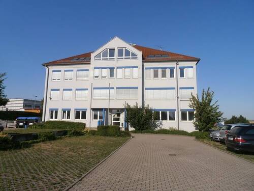 Außenansicht - Sanierte Büroräume im Gewerbegebiet Stockhausen mit ausreichend Stellplätzen