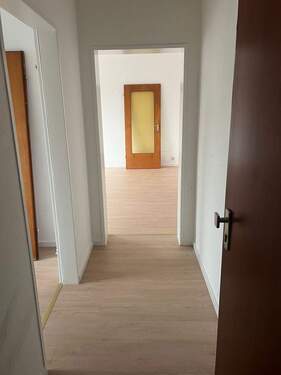 Diele - 2 Zimmer Etagenwohnung zur Miete in Neuss