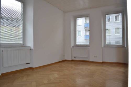 Z1 - Rotkreuzplatz, 2Zi. Whg. mit Wohnküche, Altbau, ideal für WG