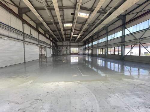 1. Halle andere Seite - Halle zum Kaufen in Saarbrücken