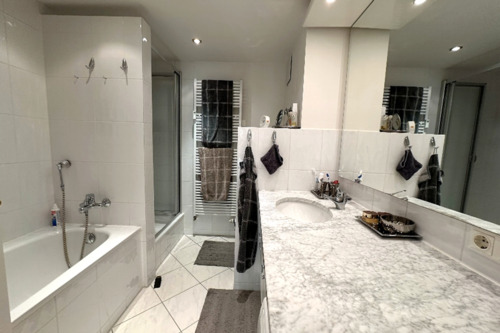 Vollbad mit Dusche - 