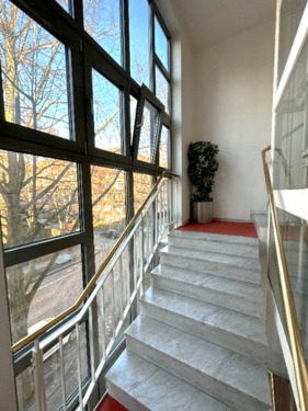 Treppenhaus - 3 Zimmer Etagenwohnung in Hamburg