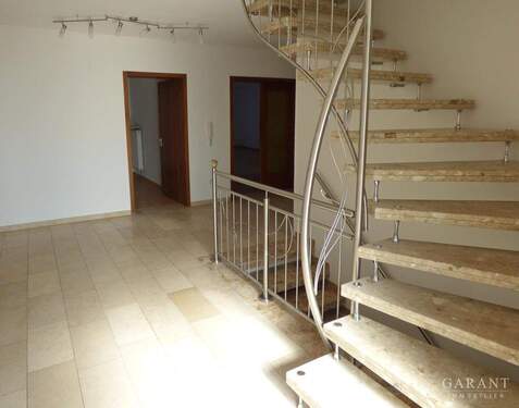 Eingangsbereich - 7 Zimmer Einfamilienhaus in Kaiserslautern