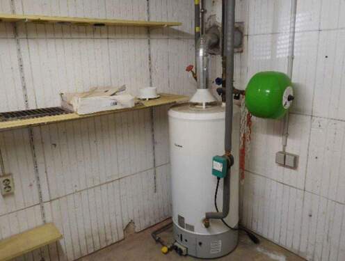 Warmwassererzeuger und Speiche - 