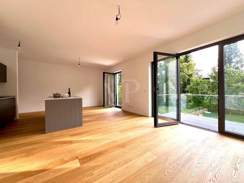 Wohnbereich mit Küche - 2 Zimmer Etagenwohnung zur Miete in Berlin / Nikolassee