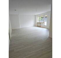 Neu Renoviert: Helle 2-Zi. Wohnung mit Balkon Nürnberg - Südstadt Wohnung mieten